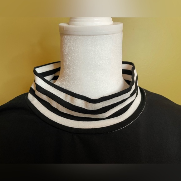 Mock Turtleneck Long Sleeve Top- M - Picture 6 of 11